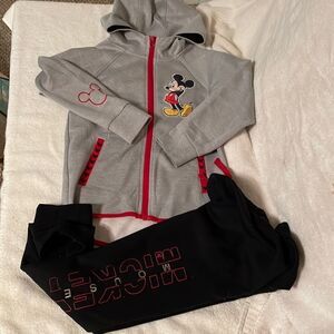 Disney Junior size 5/6 gray pocketed hooded jacket & black fleece sweat pants